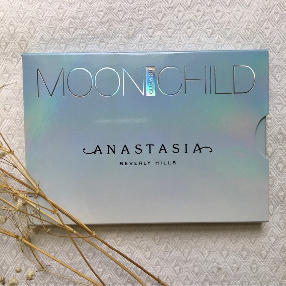 Dreamy βMoonchildβ highlighter palette !! ππ - Picture 2 of 6